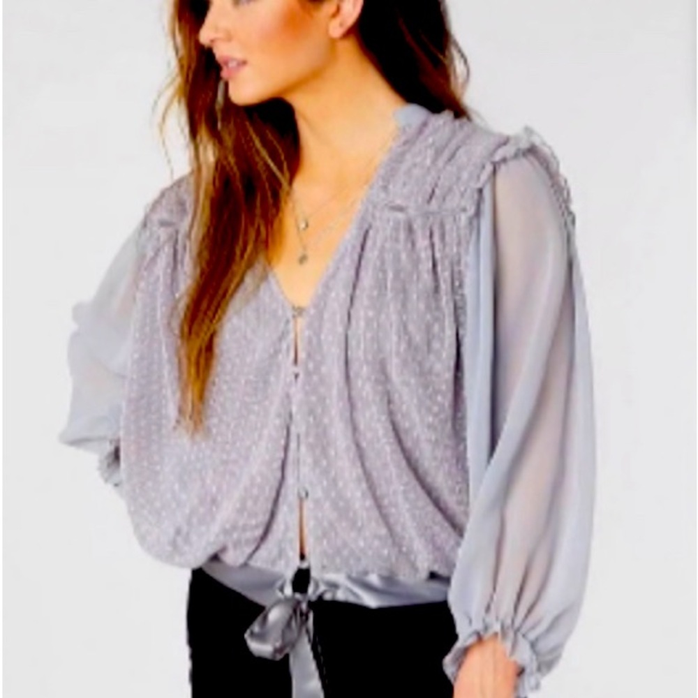 Buckle GIMMICKS BKE Gray Shirred Ruffle Tie Waist Button up Blouse Top